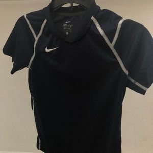 girl’s nike training top